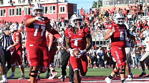 Malik Grant’s 2 touchdowns help Sacred Heart beat Central Connecticut 31-24